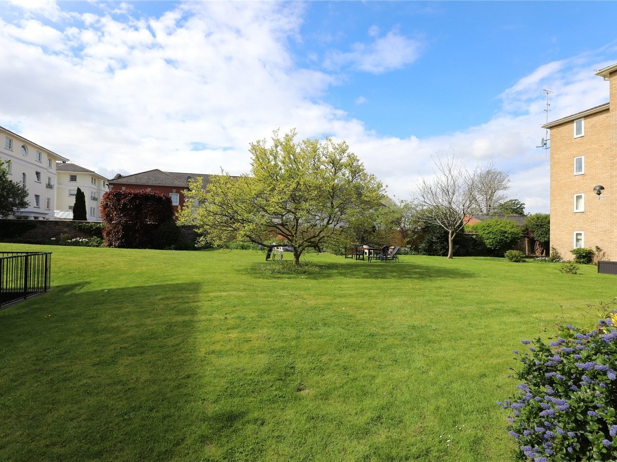 1 bedroom  Flat/Apartment for sale in Gloucestershire - Slide-16