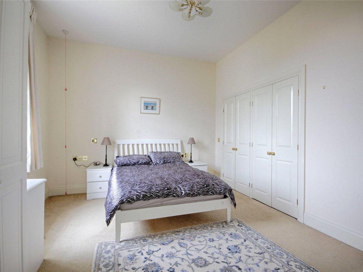 1 bedroom  Flat/Apartment for sale in Gloucestershire - Slide-8